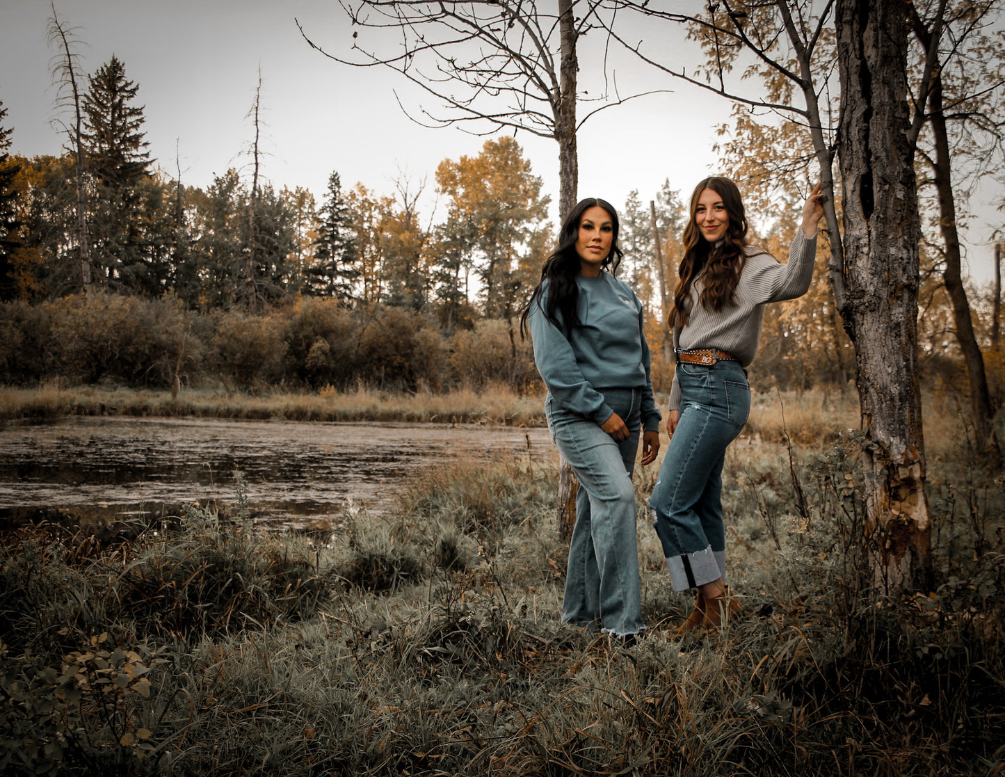 Distressed Straight Leg Jeans