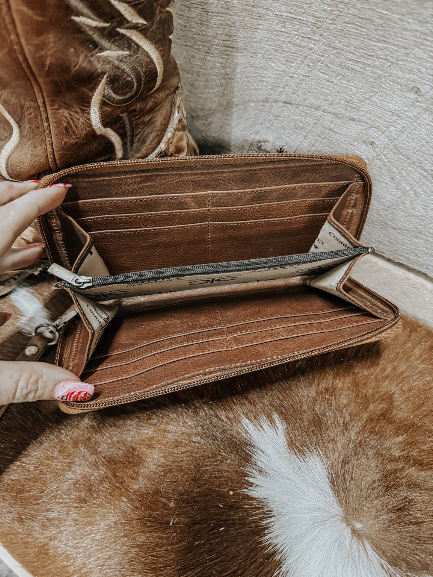 Checkered Cowhide Wallet Brown