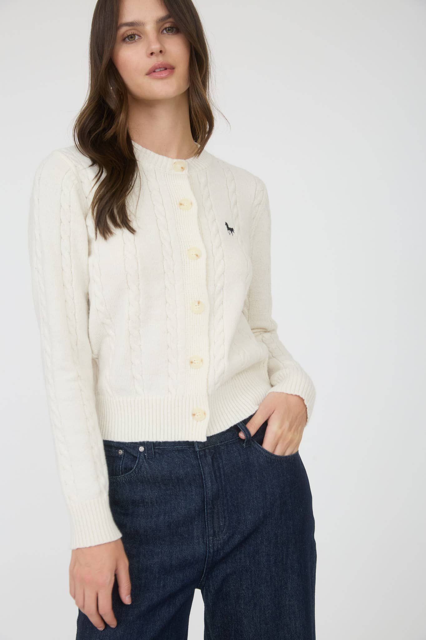 HORSE EMBROIDERY CABLE KNIT CARDIGAN: CREAM