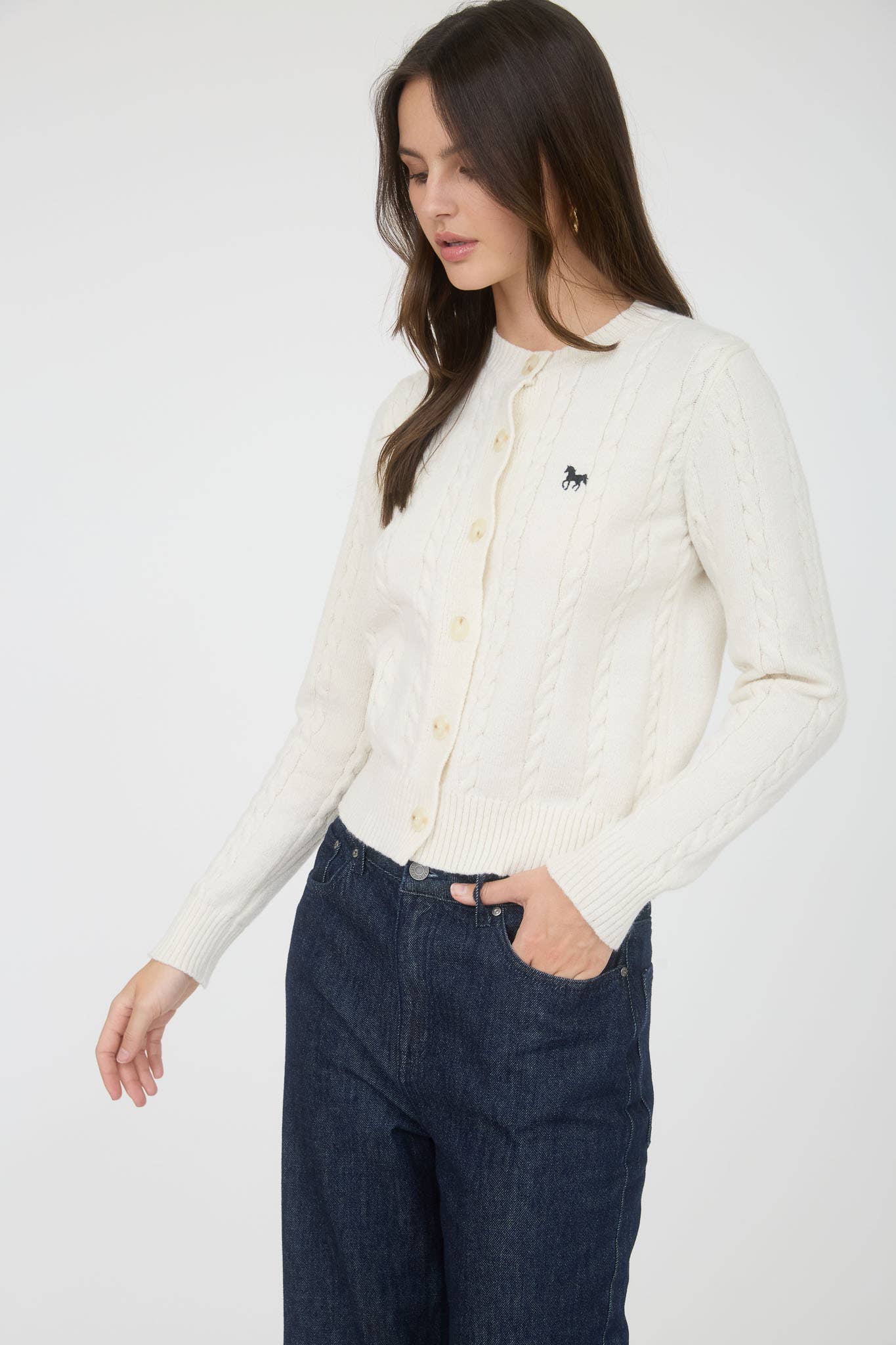 HORSE EMBROIDERY CABLE KNIT CARDIGAN: CREAM