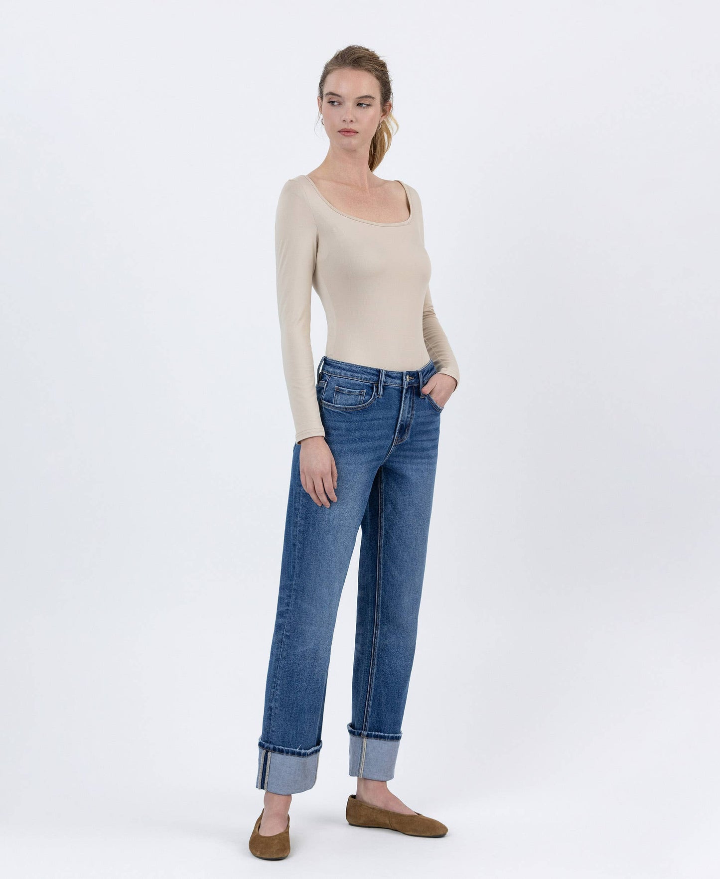 HIGH RISE CUFFED ANKLE STRAIGHT JEANS